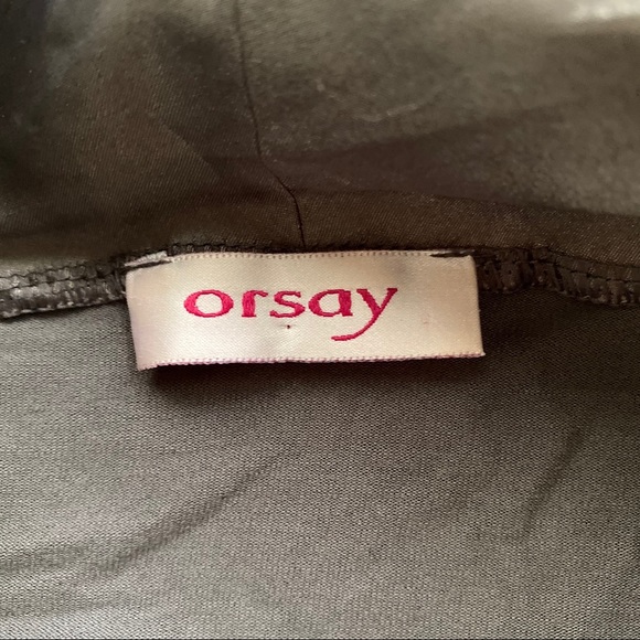 🍂 ELEGANT GREY SATIN SHORT SLEEVE TOP! - Picture 6 of 7